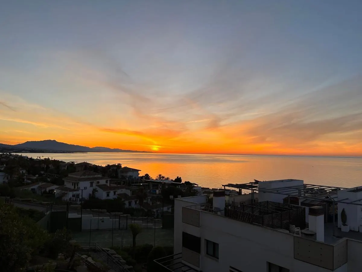 Camarate-Golf Sea Views Apartment Estepona