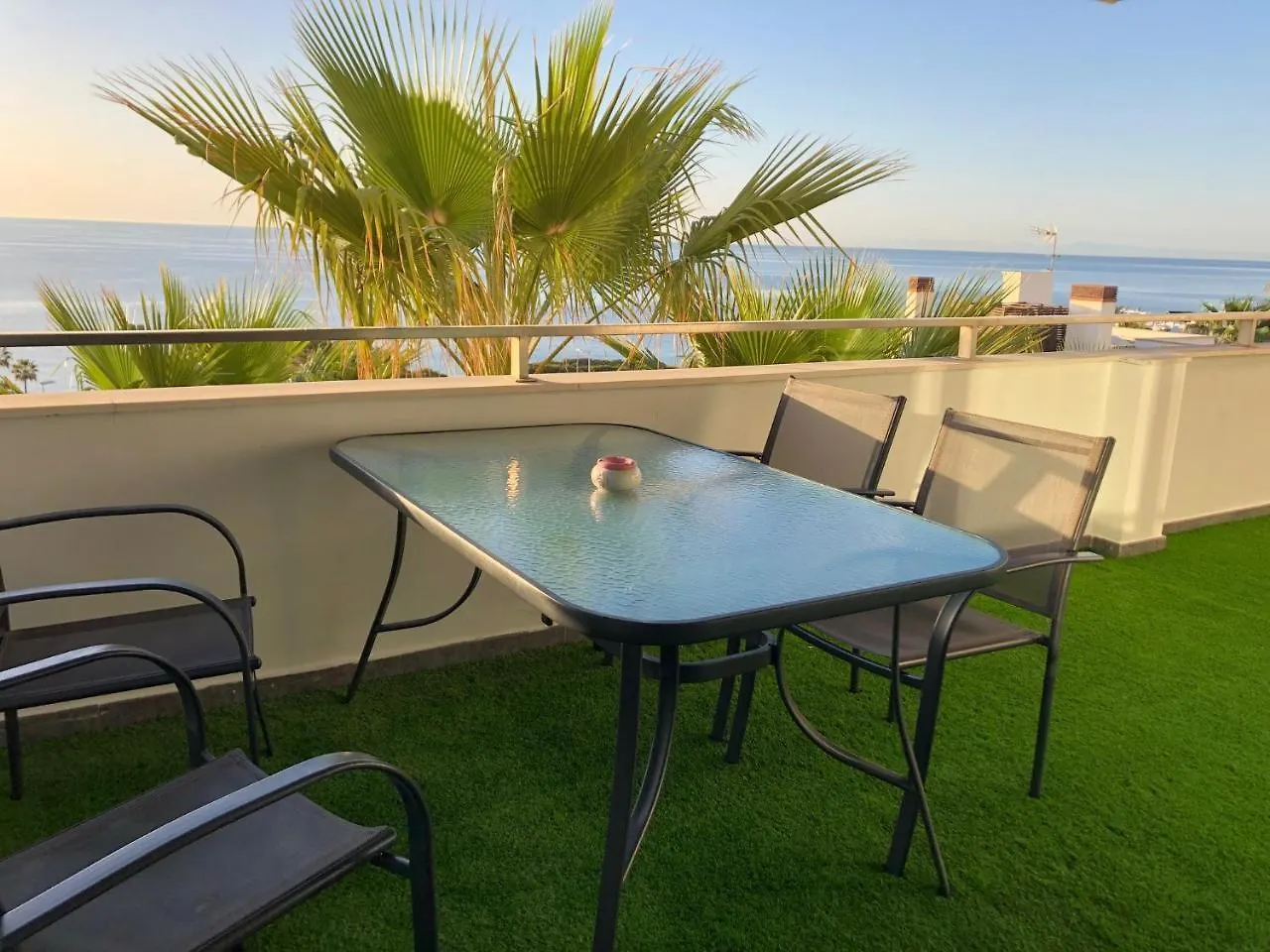 Camarate-Golf Sea Views Apartment Estepona